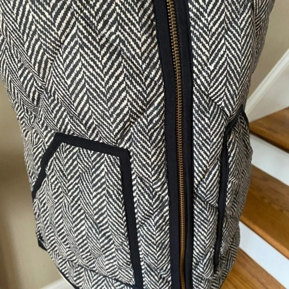 J. Crew Herringbone Excursion Vest XS - Picture 14 of 14